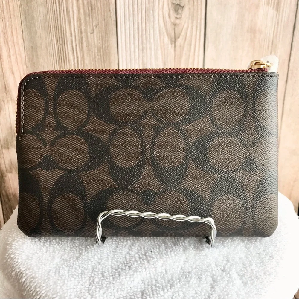 🆕 Coach Corner Zip Wristlet